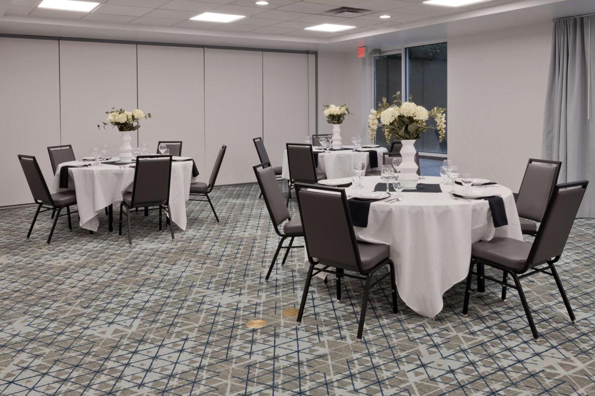 Hilton Garden Inn Birmingham Se/Liberty Park Экстерьер фото