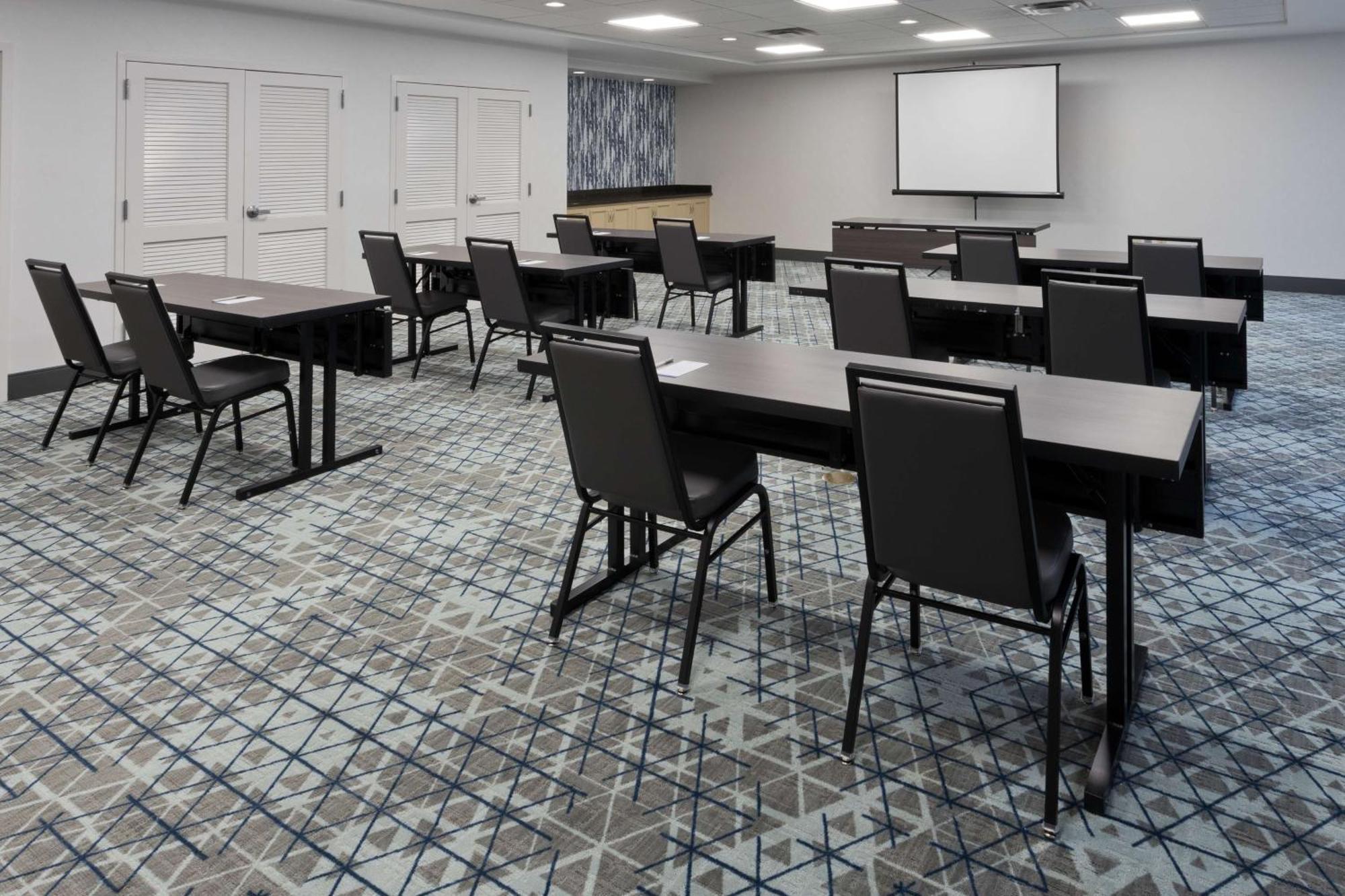 Hilton Garden Inn Birmingham Se/Liberty Park Экстерьер фото