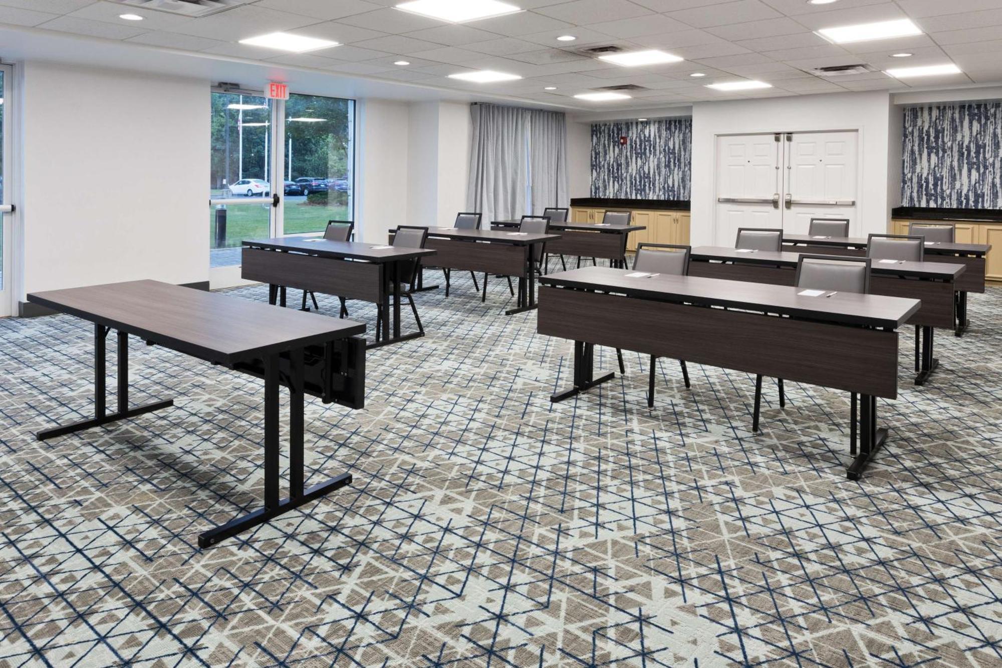 Hilton Garden Inn Birmingham Se/Liberty Park Экстерьер фото